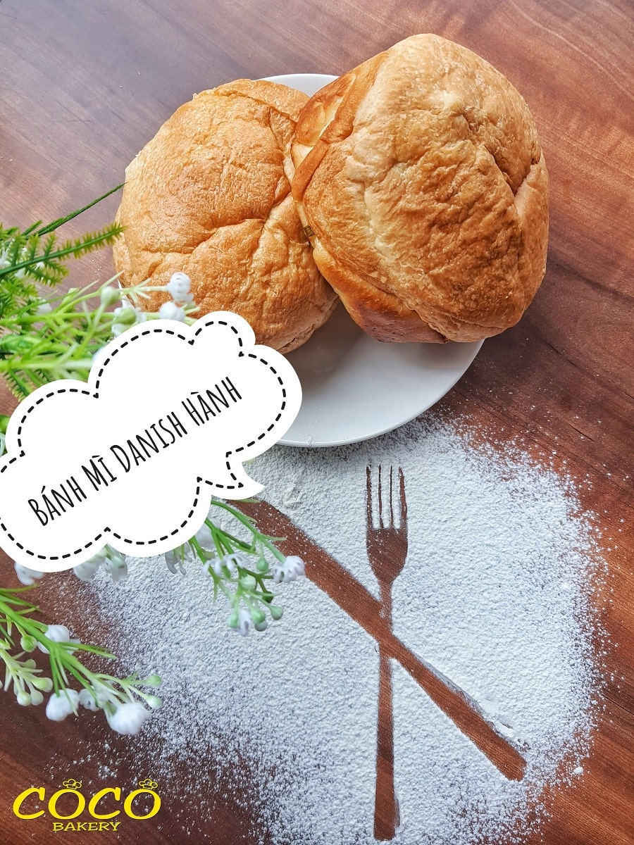 Nếu bạn là chủ quán hoặc quản lý thì có thể chọn lựa lấy bánh cho quán cà phê giá sỉ tphcm tại CoCo Bakery